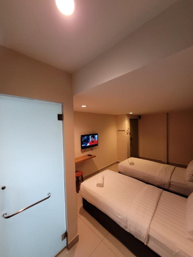 New Eastern Hotel Куала-Лумпур Экстерьер фото